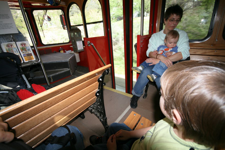 Das Shuttle, bei dessen Ausstieg Uwe die steile Treppe runterstürzte und sich seine Bänder im Sprunggelenk anriss (wie sich viel später in Deutschland herausstellte)