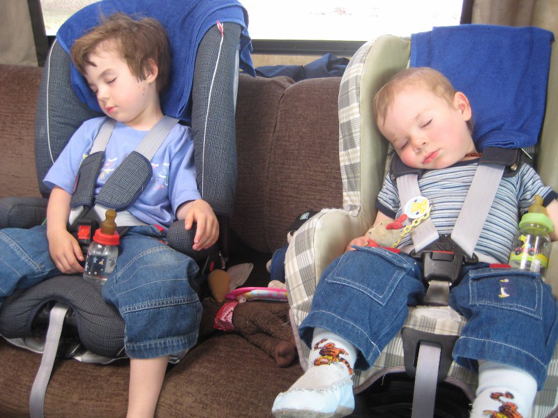 Fahren macht müde. Die Kinder verschlafen die Goosenecks.