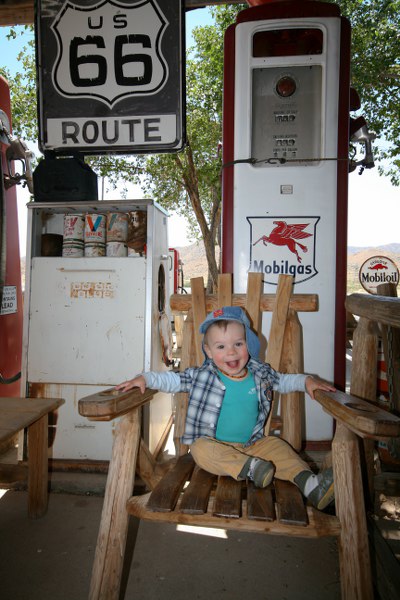 Tim am Hackberry Store