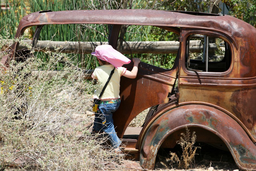 Svenja am Hackberry Store