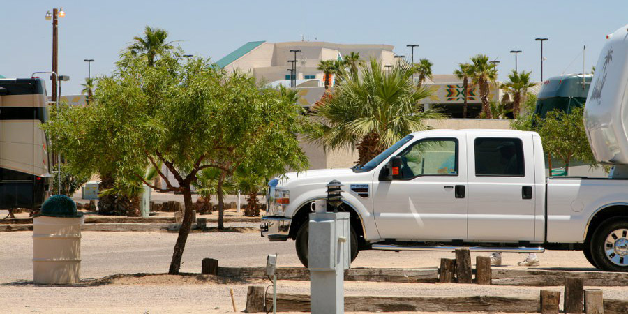 Blick vom Campingplatz auf das Avi Avi Casino