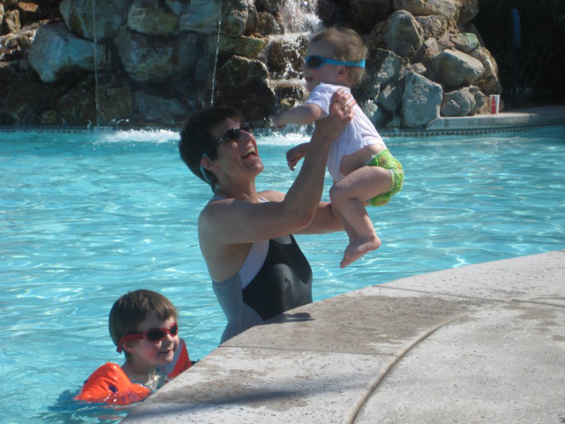 Pool des Avi Avi Casinos. Kostenlose Benutzung auch für Camper.