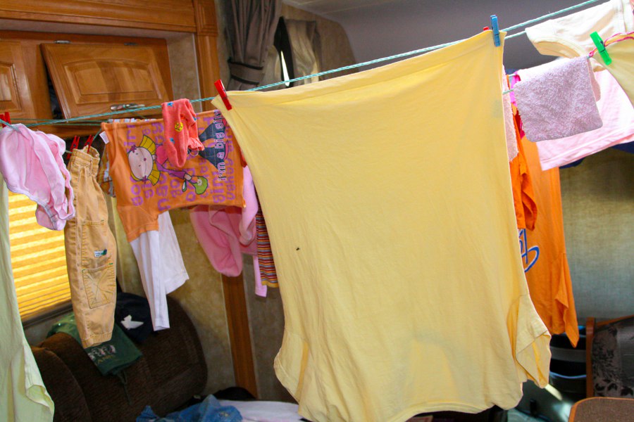 Während wir mit dem Mietwagen in Hollywood waren, trocknete unsere Wäsche im Wohnmobil