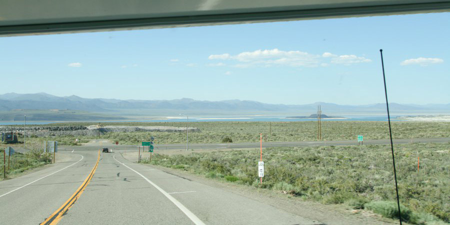 Ende der Tioga Road am Highway 395 in Lee Vining
