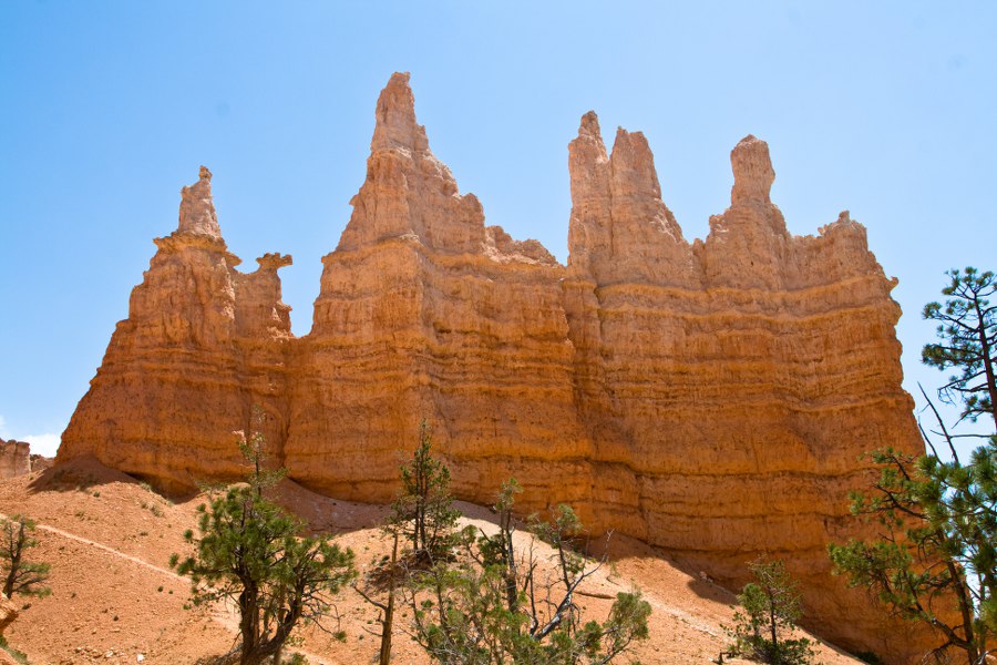 Auf dem Queens Garden Trail im Bryce Canyon NP (links Queen Victoria)