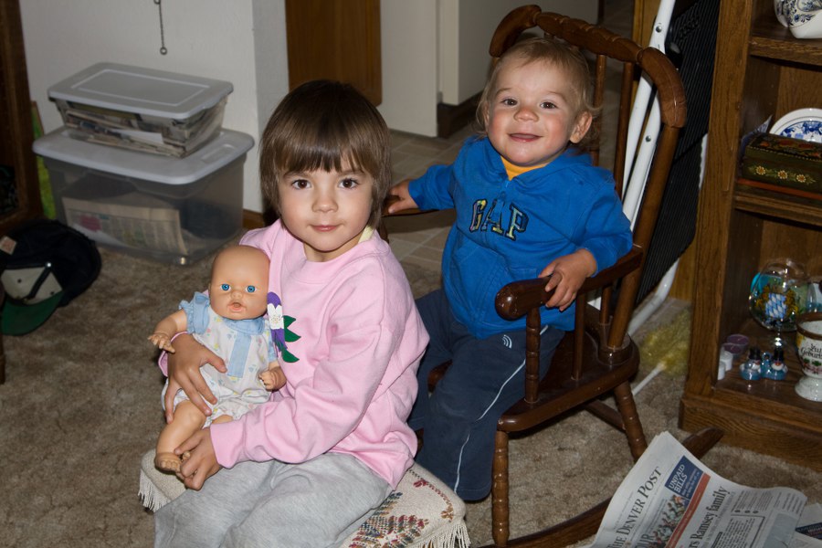 Svenja und Tim in Shirleys Wohnzimmer