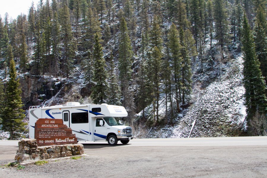 Auffahrt zum Wolfcreek Pass auf 3.300 Metern Höhe