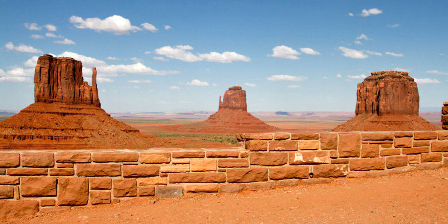 Monument Valley vom Eingang zum Visitor Center aus gesehen