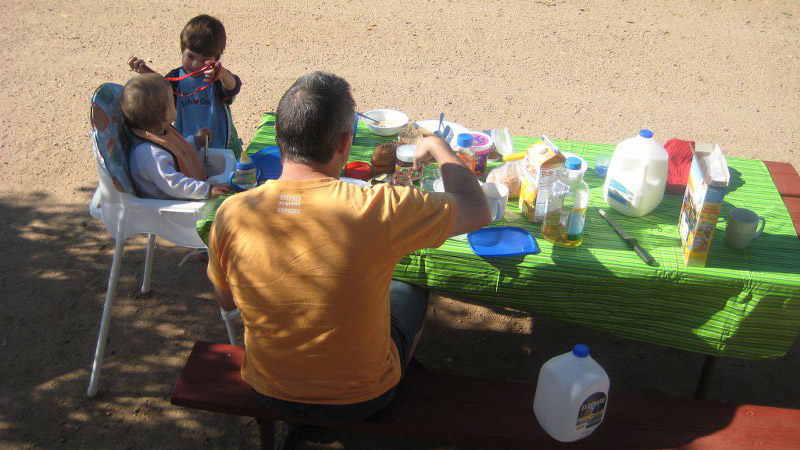 Frühstück auf dem KOA Campground in Kingman