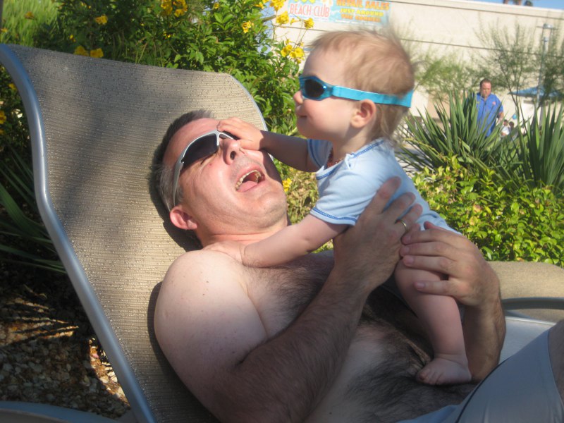 Tims Art mit Papa zu flirten