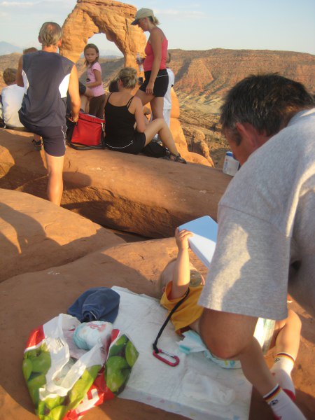 Windelwechsel vor dem Delicate Arch