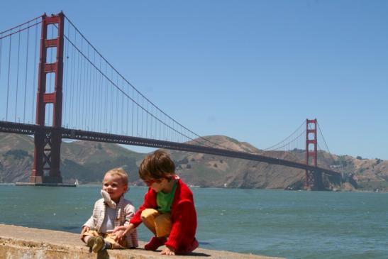 Svenja und Tim vor der Golden Gate Bridge