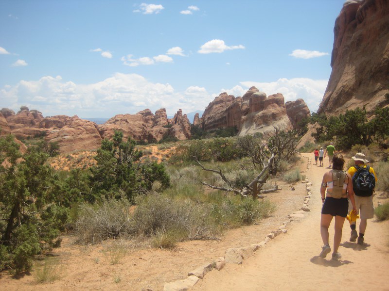 Auf der Wanderung zum Landscape Arch