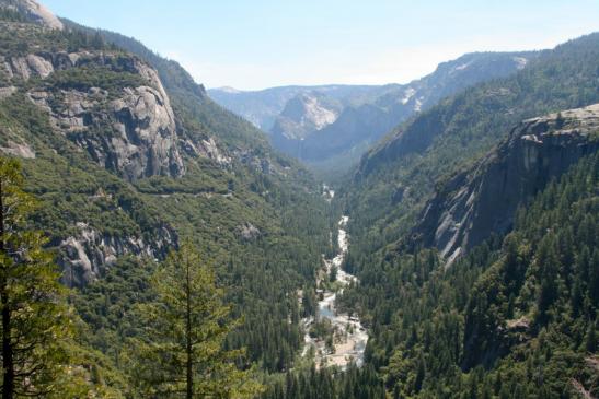 Blick vom Parkplatz am Ende des Tunnels auf das Yosemite Valley