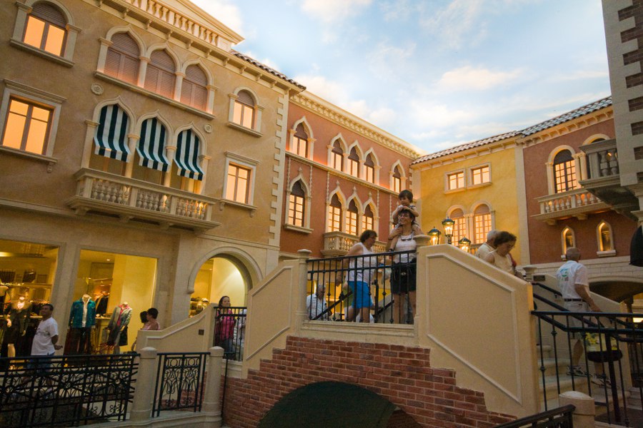 Das Venetian ... fast wie in Venedig, allerdings künstlicher Himmel und gekühlte 28 Grad