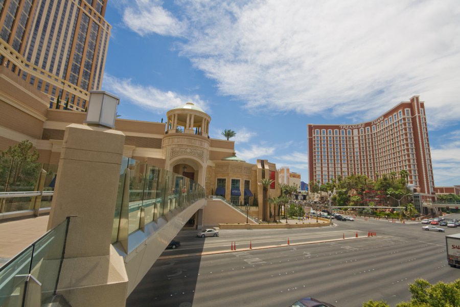 Blick auf das Palazzo (links) und das Treasure Island (rechts)