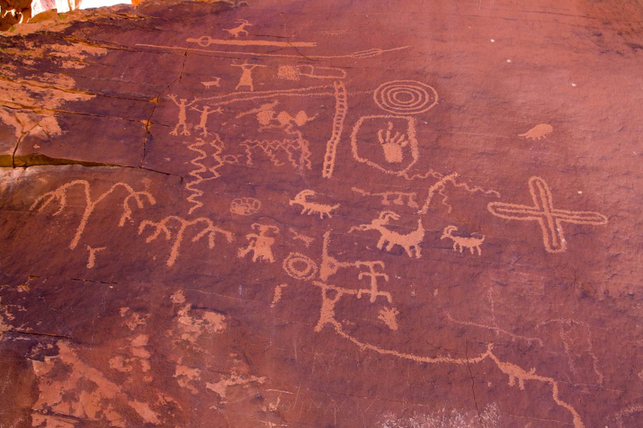 Felszeichnungen beim Atlatl-Rock