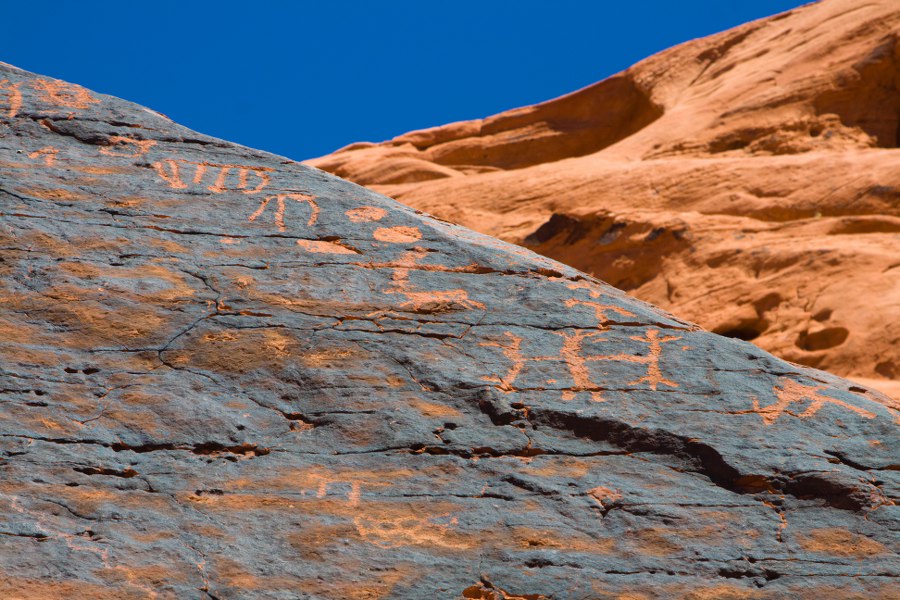 Im Valley of Fire SP - Wanderung zu Mouse´s Tank bei 45 Grad Celsius