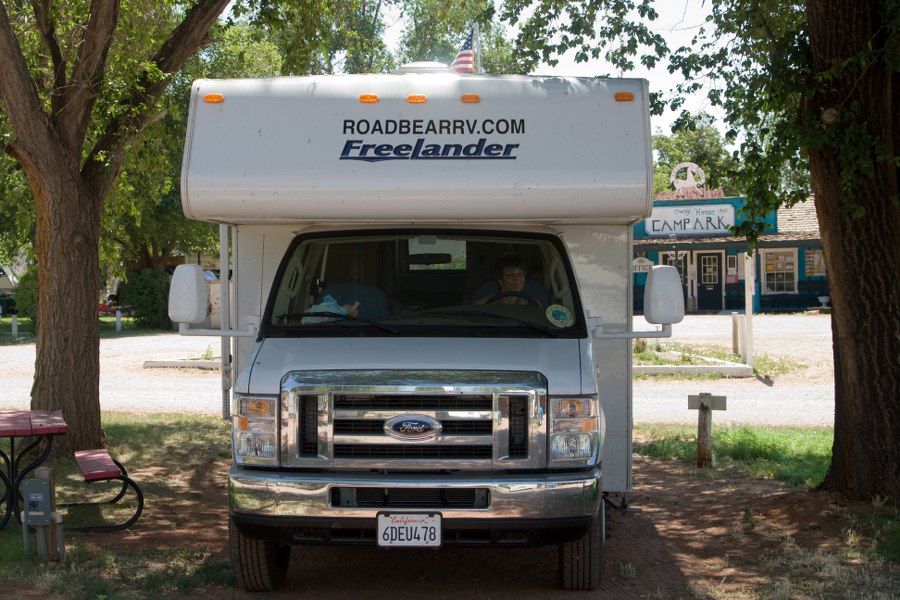 Unser Platz auf dem etwas heruntergekommenen Crazy Horse RV Park