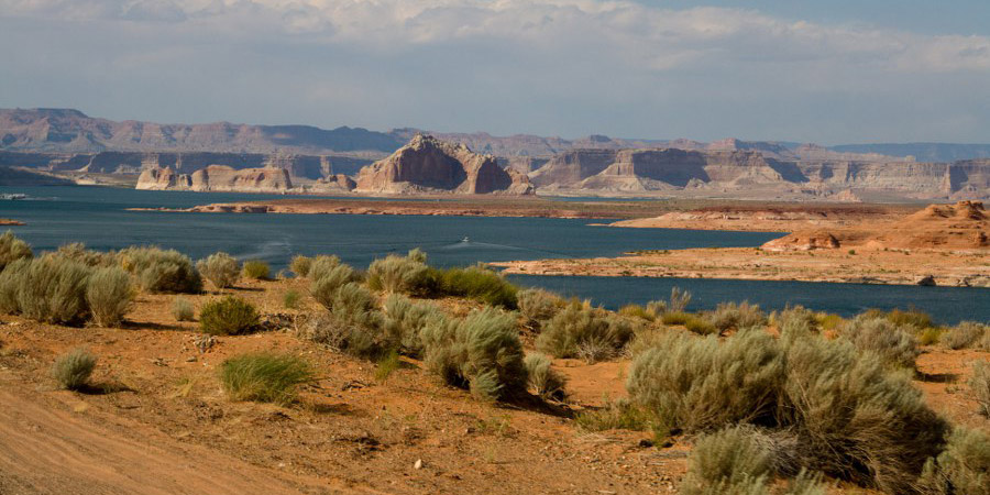 Lake Powell, aufgestaut durch den Glen Canyon Damm