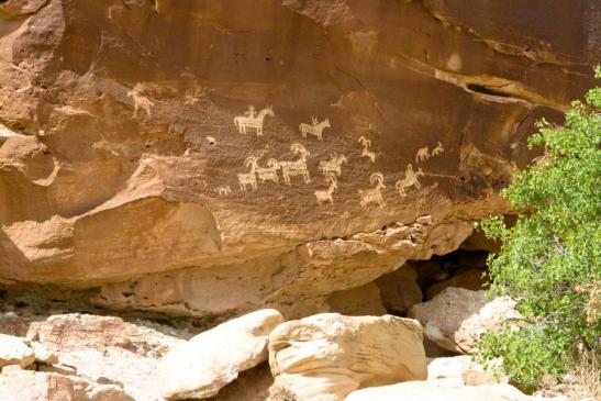 Die Petroglyphs bei der Wolf Ranch am Trailhead des Delicate Arch Trails